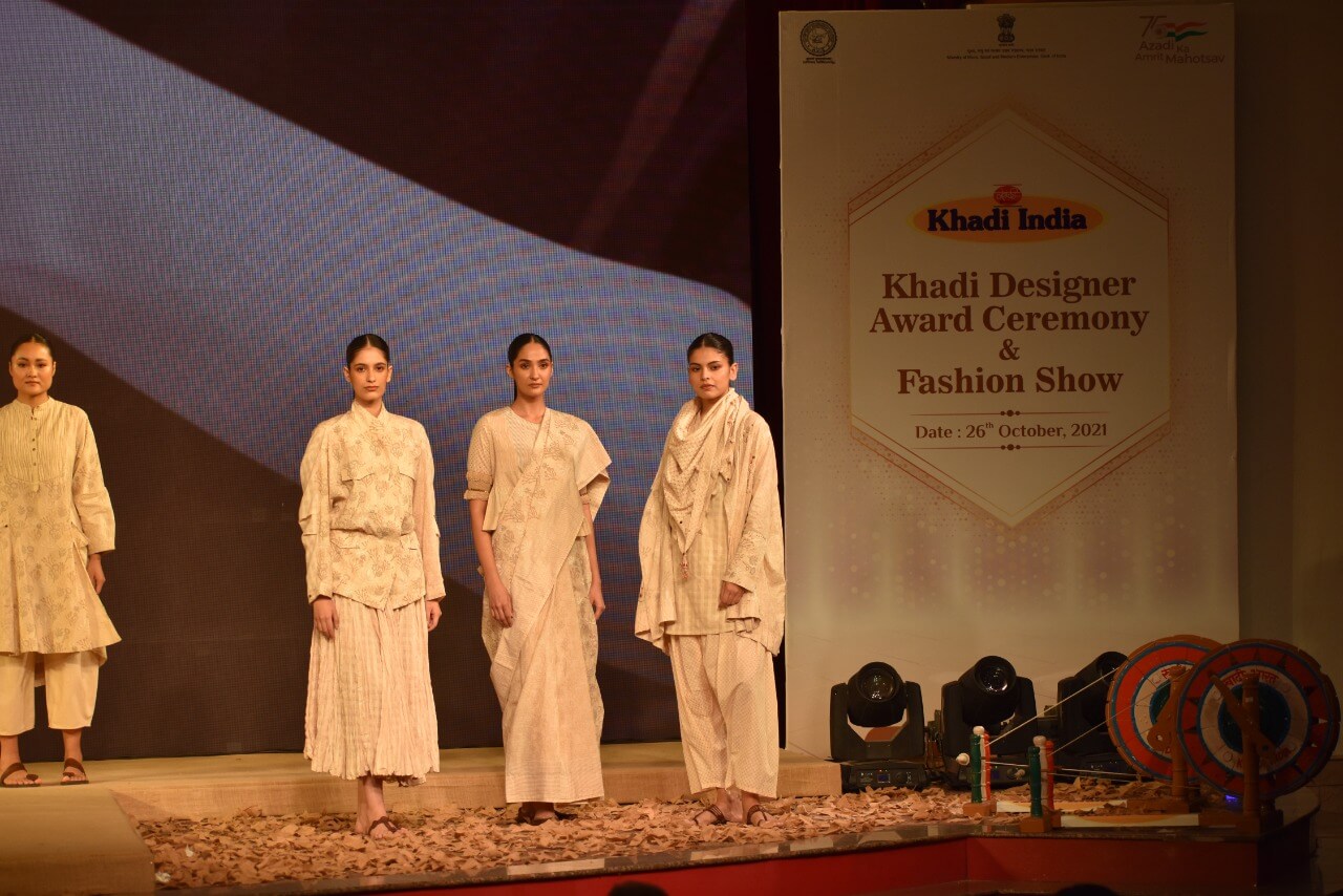 KVIC Awards Budding Fashion Designers in Khadi Fashion Show 2021