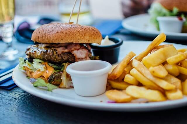 To tackle Obesity, UK plans to Ban all Online Junk Food Ads