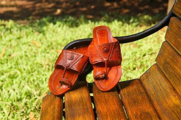 Korakari Kolhapuri chappals